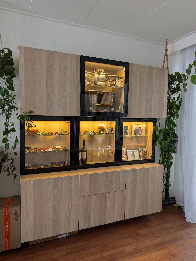 Ikea Besta wandkast, Huis en Inrichting, Kasten | Wandmeubels, Ophalen, Eikenhout, Met deur(en), 150 tot 200 cm