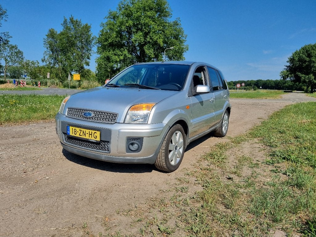 Ford Fusion+ 1.6 16V Futura Automaat  121dkm, Auto's, Ford, 1596 cc, Zwart, 1064 kg, 100 pk