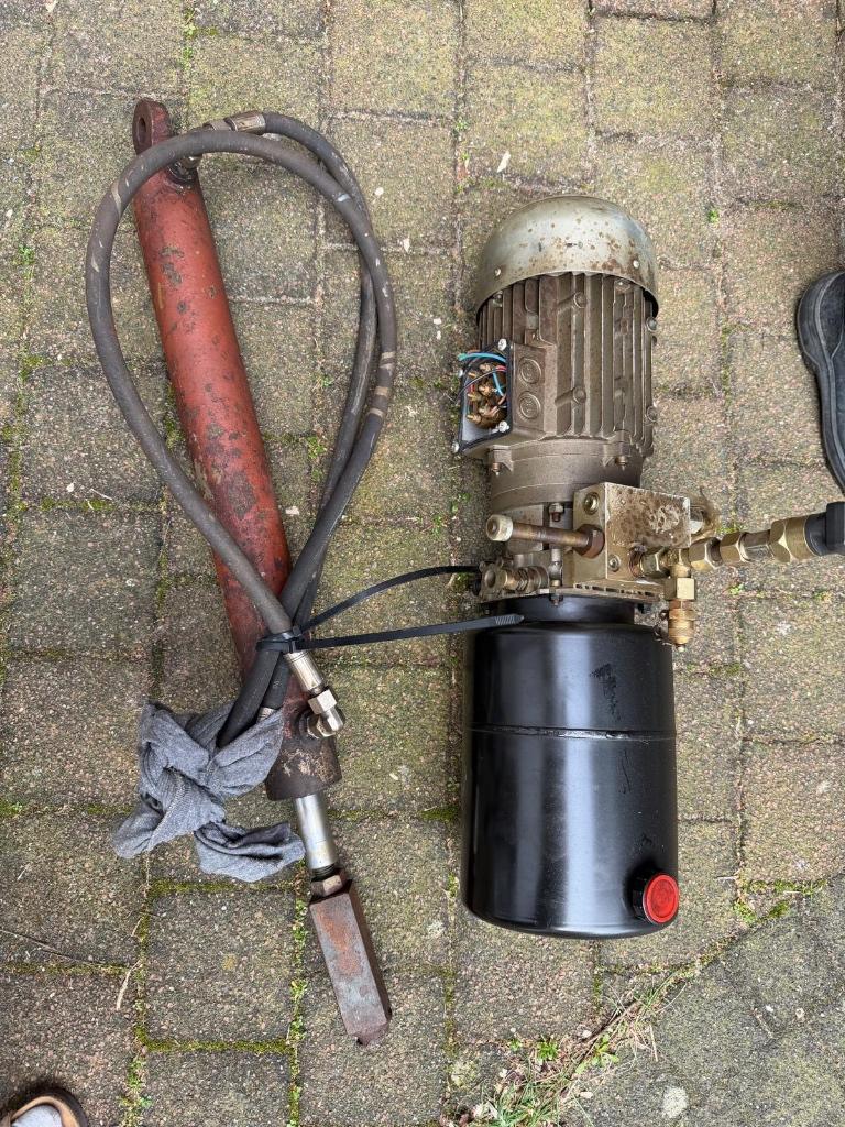 Hydraulic pomp met cilinder, Doe-het-zelf en Verbouw, Gereedschap | Machine-onderdelen en Toebehoren, Ophalen, Gebruikt