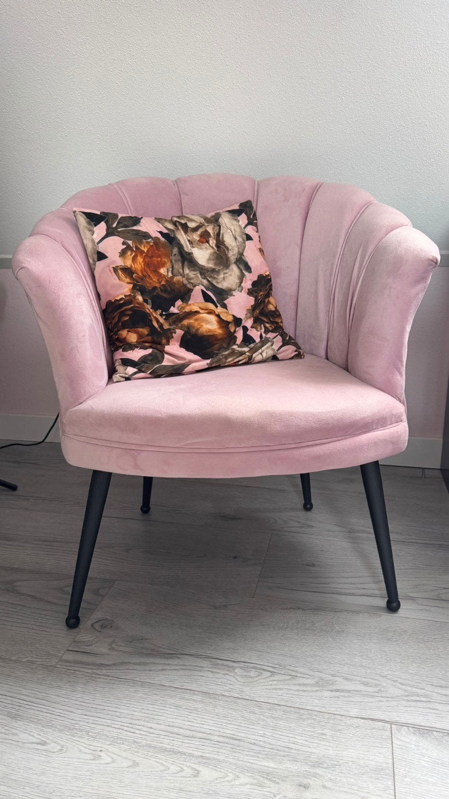 roze velvet fauteuil - Zo goed als nieuw, Ophalen, Zo goed als nieuw, 75 tot 100 cm, 50 tot 75 cm