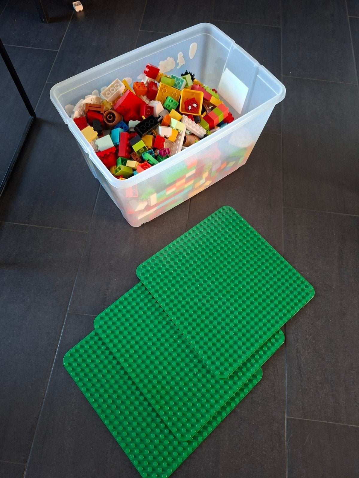 Bak met duplo, veel bouwstenen en platen+diverse accessoires, Kinderen en Baby's, Speelgoed | Duplo en Lego, Ophalen of Verzenden