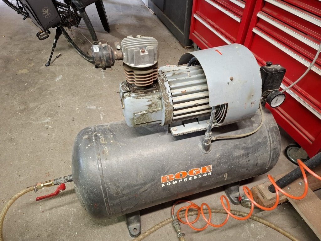 Boge Kompressor - Robuuste Compressor met Tank, Doe-het-zelf en Verbouw, Compressors, Gebruikt, 6 tot 10 bar, 100 liter of meer