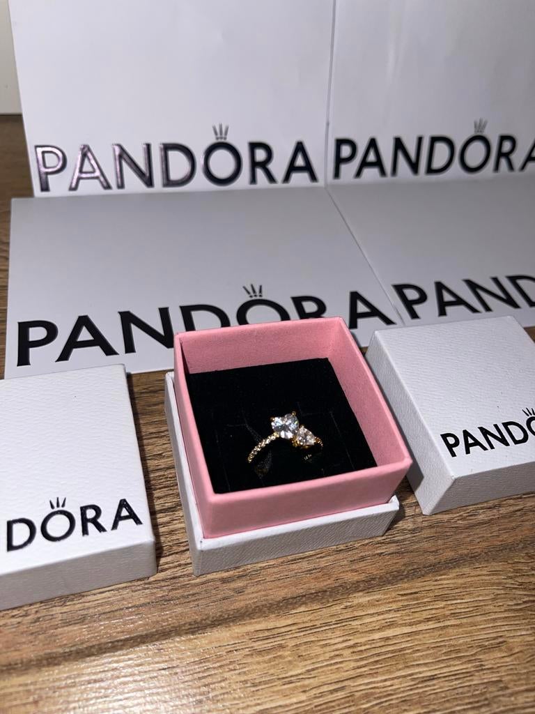 Pandora ring met steentjes, Sieraden, Tassen en Uiterlijk, Ringen, Met kristal, Overige materialen, Ophalen of Verzenden, Zo goed als nieuw