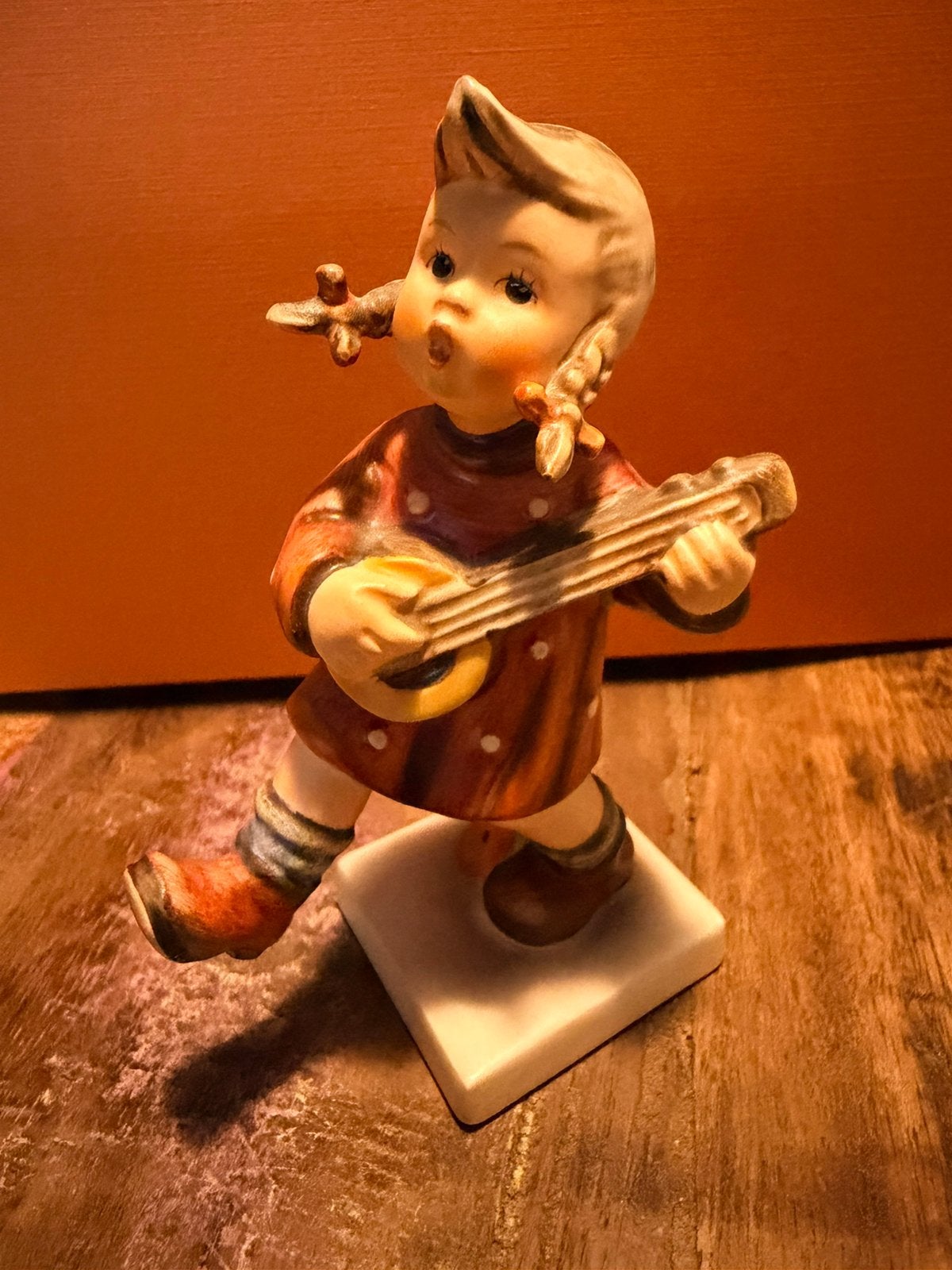 Goebel Hummel - Happiness / Wanderlied  86 ('60 TMK 3LS), Verzamelen, Ophalen of Verzenden, Zo goed als nieuw, Hummel