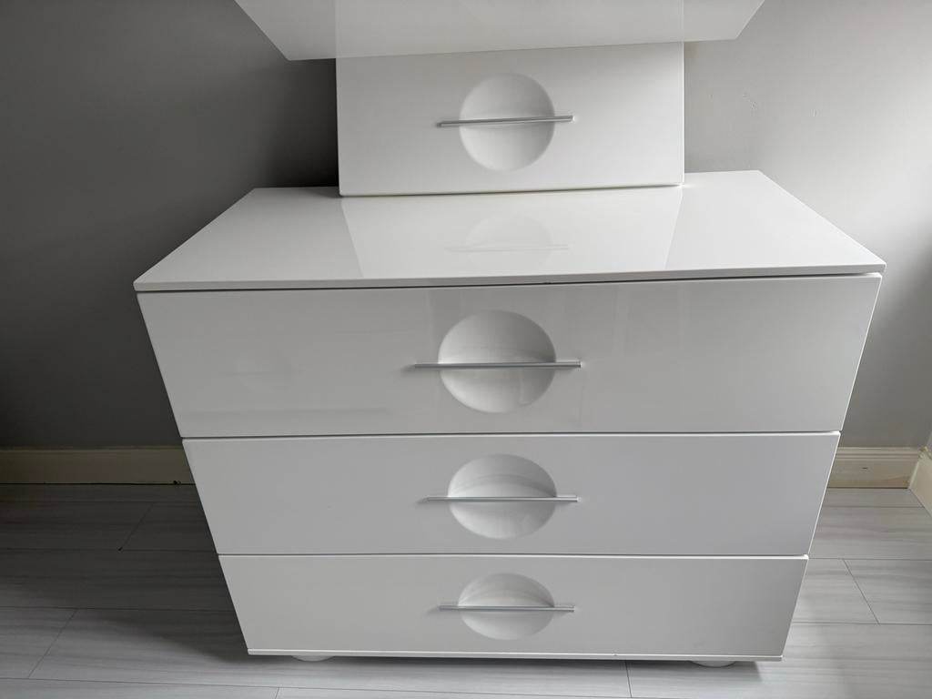 Moderne witte ladekast met 3 laden, Huis en Inrichting, Kasten | Ladekasten, Overige materialen, 100 tot 150 cm, Nieuw, 3 of 4 laden