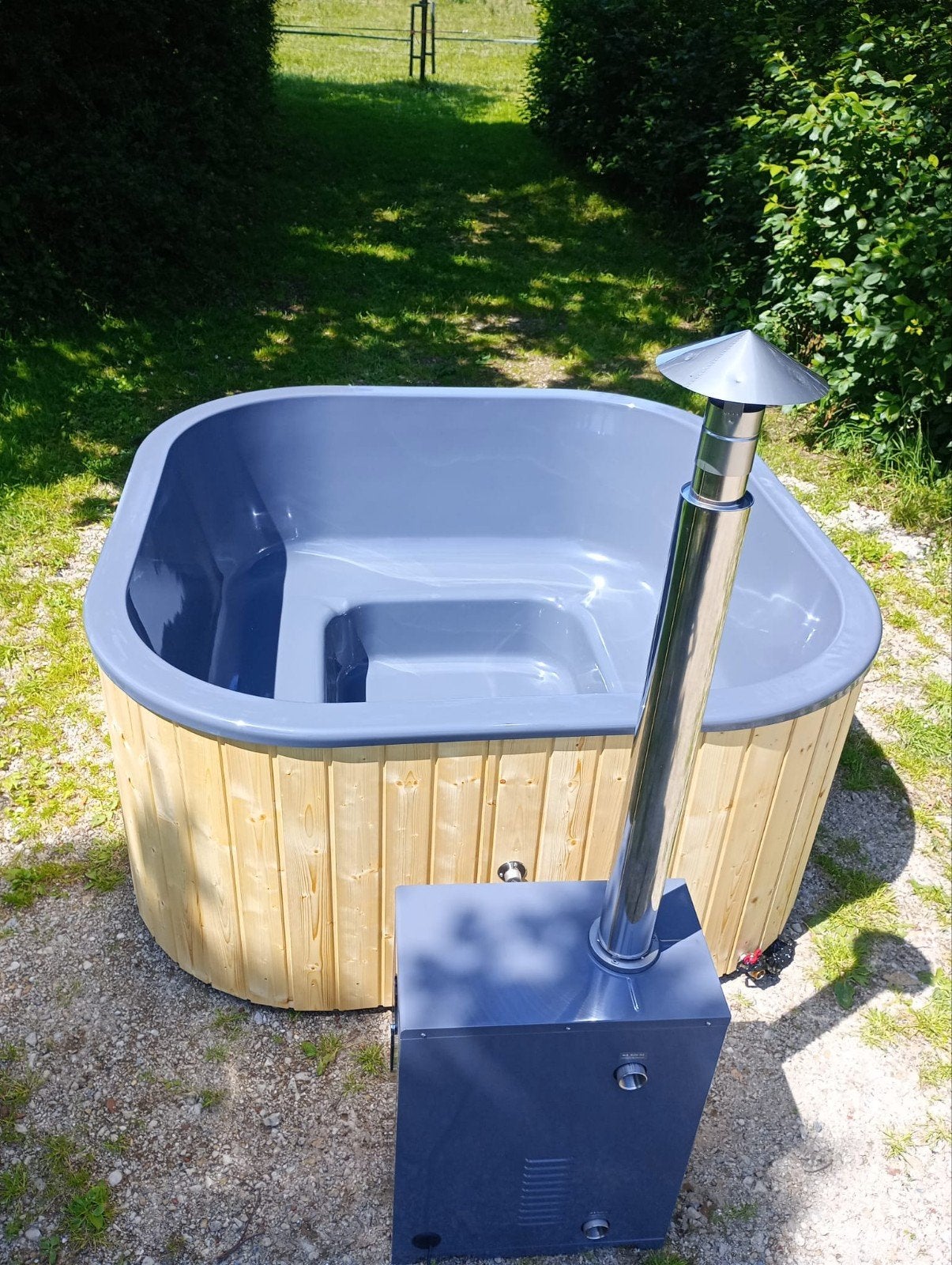 Hot tub met Rexener biodiesel kachel, isolatiedeksel en trap, Ophalen, Trap, Nieuw, Wellnessandgarden