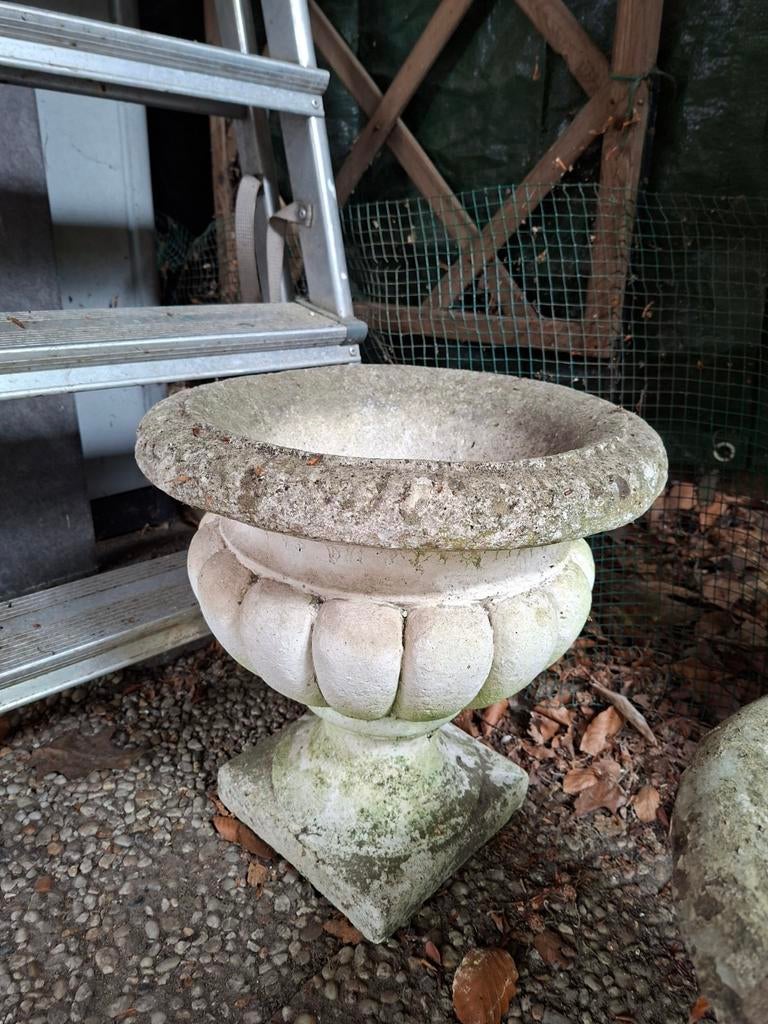 Oude betonnen tuinvazen, 4 stuks, Ophalen of Verzenden, Gebruikt