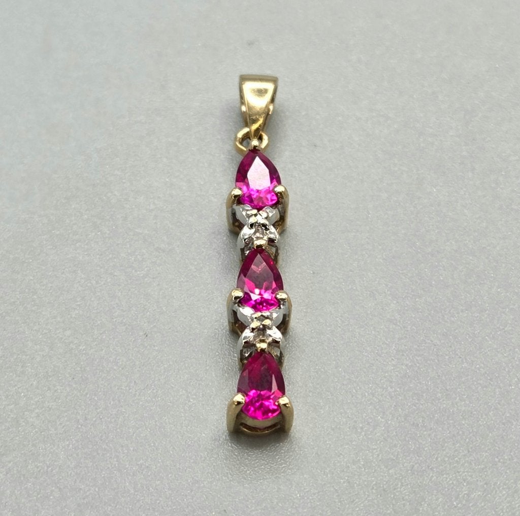 Gouden Vintage hanger met robijn en diamanten. 2026/619, Overige voorstellingen, ., Ophalen of Verzenden, Zo goed als nieuw