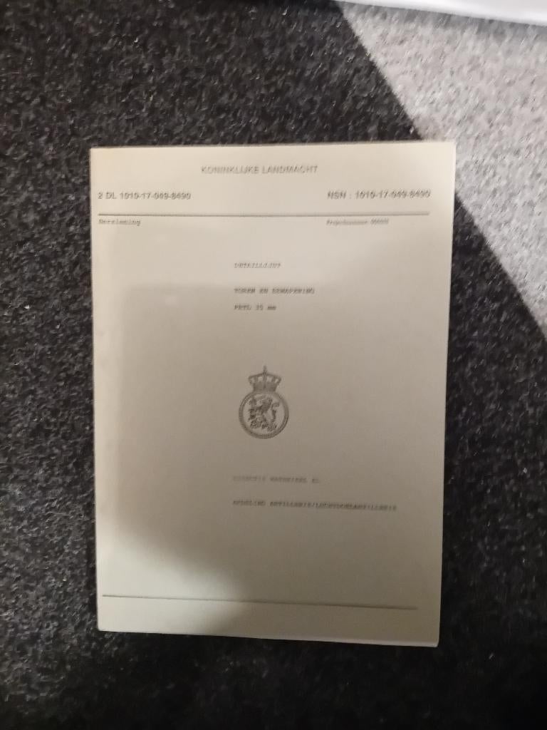 technische handboeken, Verzenden, Zo goed als nieuw, Landmacht, 1945 tot heden