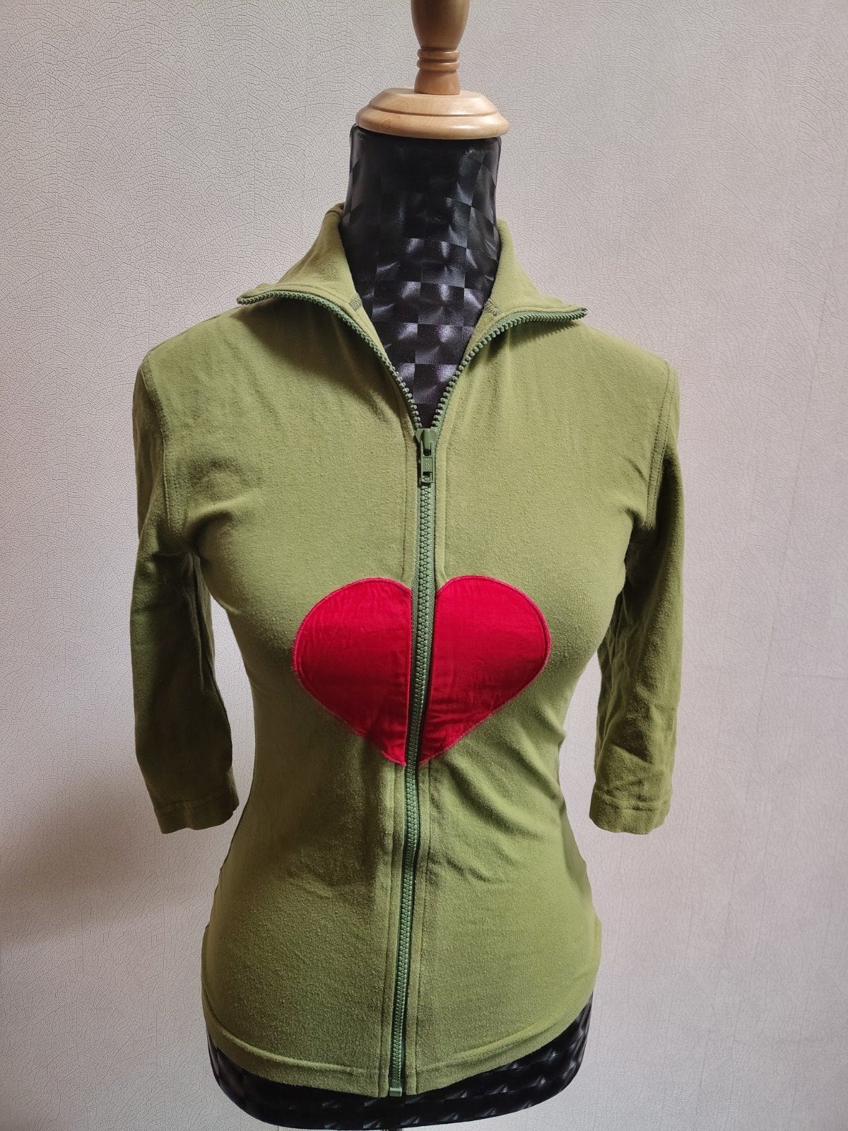 Vintage Moschino Jeans top met hartje, maat 34/36, Kleding | Dames, Korte mouw, Maat 34 (XS) of kleiner, Gedragen, Groen