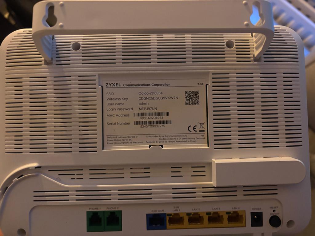 Zyxel T-56 modem inclusief voedingskabel, Computers en Software, Routers en Modems, Ophalen, Zo goed als nieuw, Router met modem