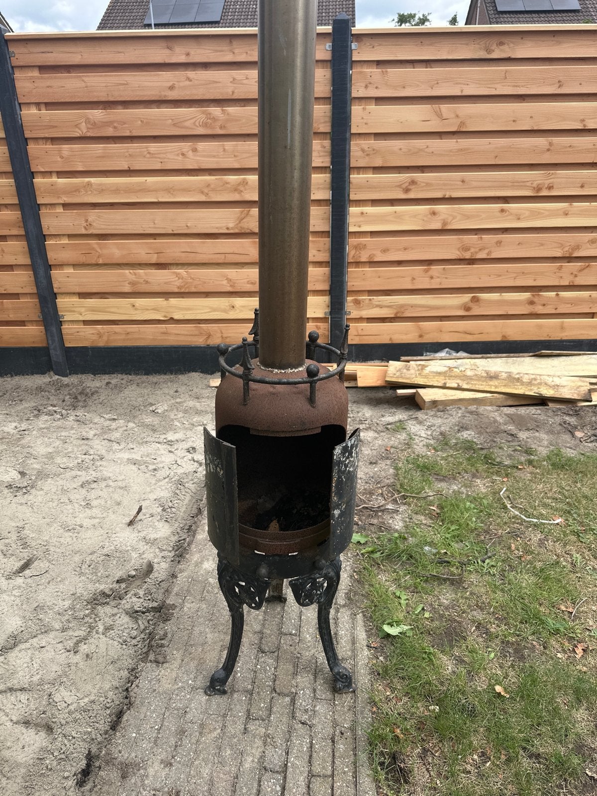 Rustieke gietijzeren tuinhaard met schoorsteen, Tuin en Terras, Tuinhaarden, Ophalen, Gebruikt
