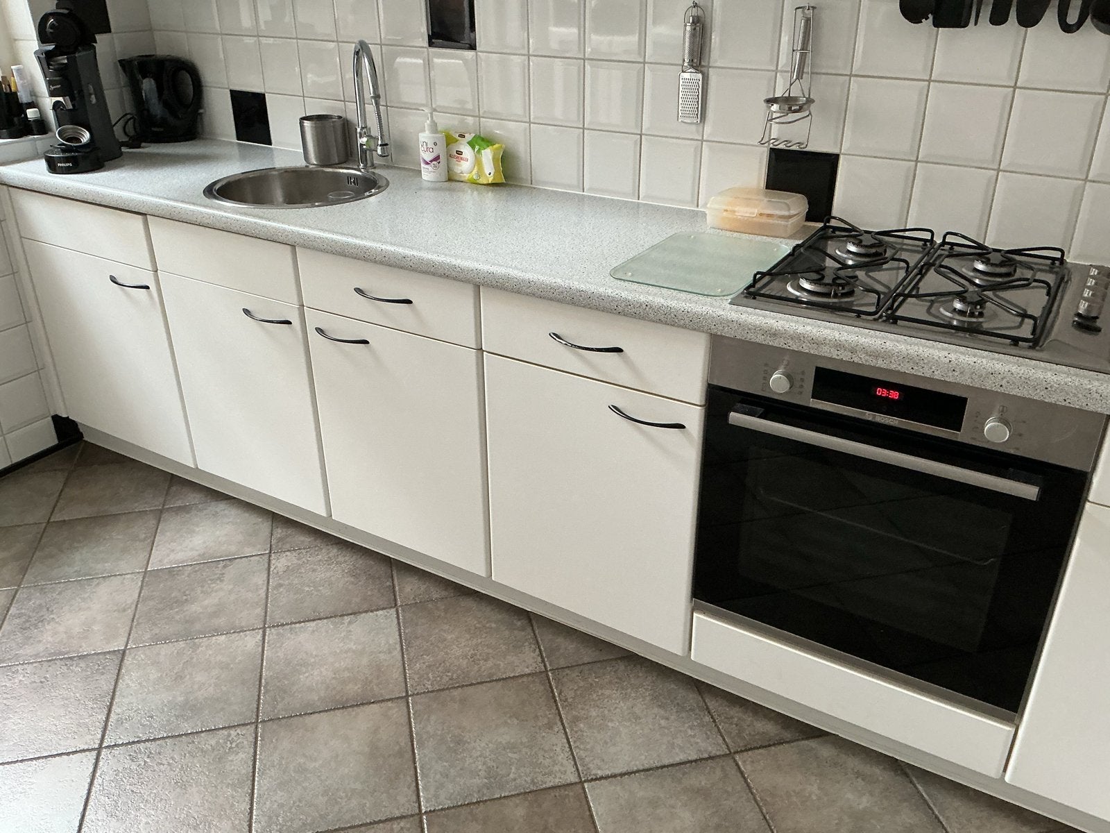 Complete witte keuken met apparatuur, Huis en Inrichting, Keuken | Complete keukens, Ophalen, Gebruikt, Wit, Enkelwandige keuken