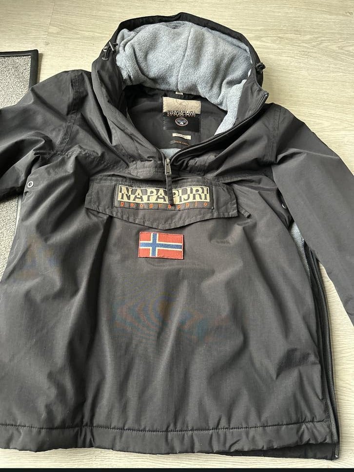 Napapijri Skidoo Jas Zwart - Maat M, Ophalen of Verzenden, Zo goed als nieuw, Maat 48/50 (M), Zwart