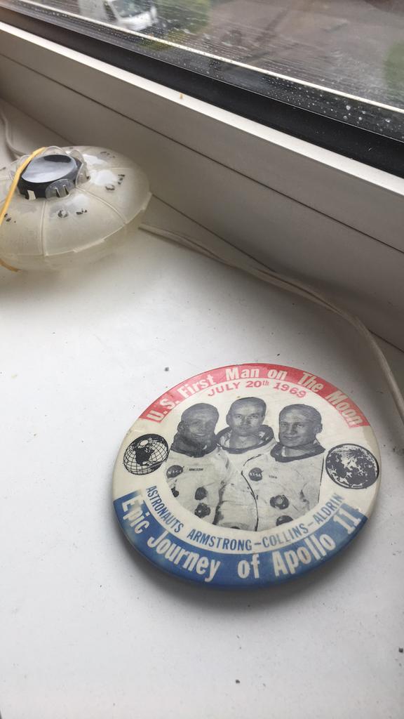 Vintage button, Verzamelen, Ophalen, Zo goed als nieuw, Overige onderwerpen