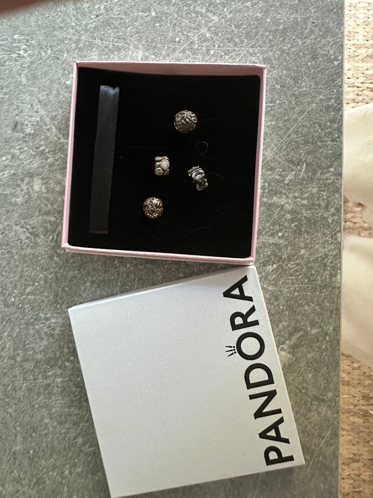 Pandora 4 zilveren bedels, Ophalen of Verzenden, Zo goed als nieuw, Zilver