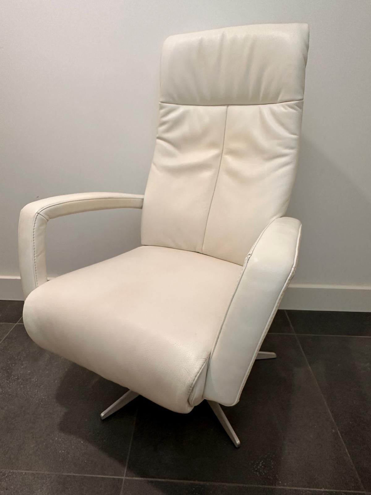 Prachtige relaxfauteuil, Ophalen, Leer, Zo goed als nieuw, Modern
