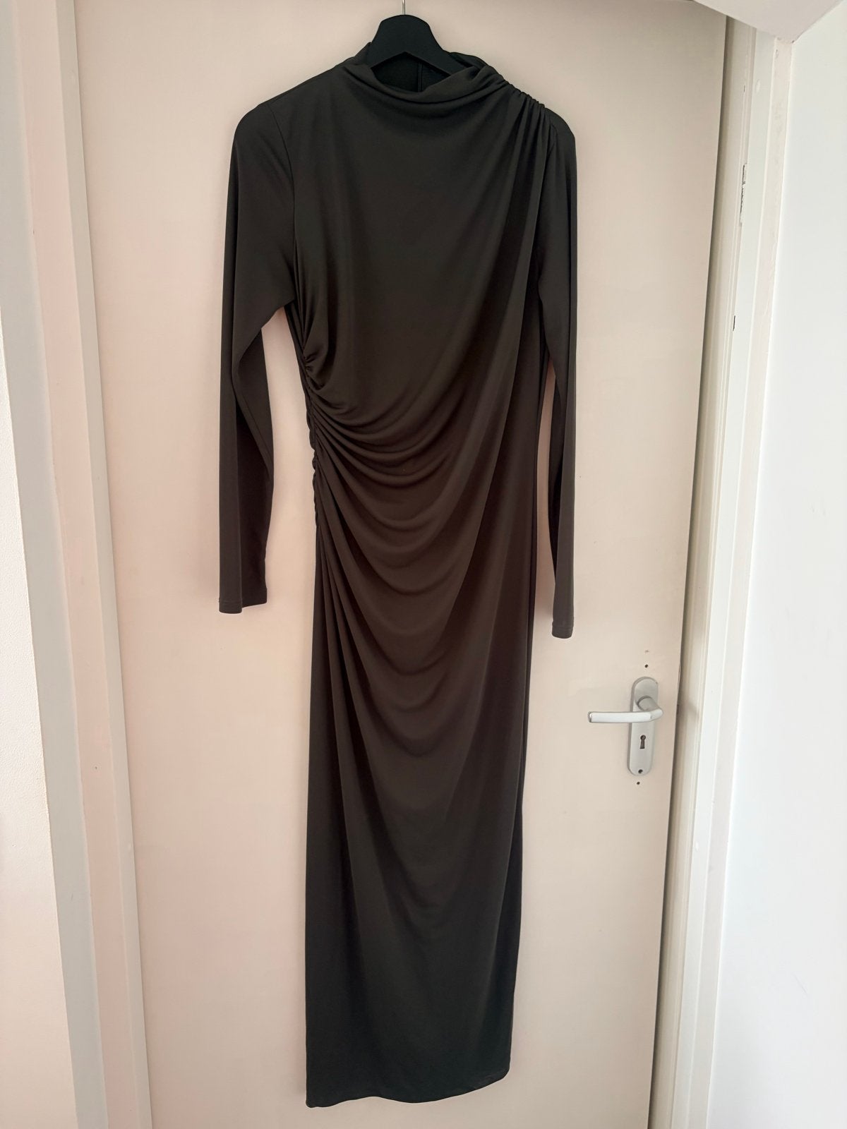 Zara Jurk Maat XL - Elegante Groene Maxi Jurk, Kleding | Dames, Ophalen, Maat 46/48 (XL) of groter, Zo goed als nieuw, Onder de knie