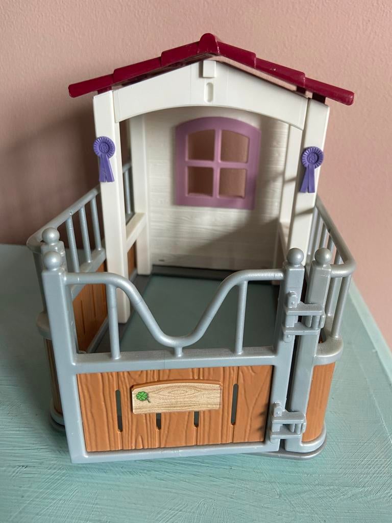 Schleich paardenstal met hekwerk en accessoires, Ophalen, Zo goed als nieuw