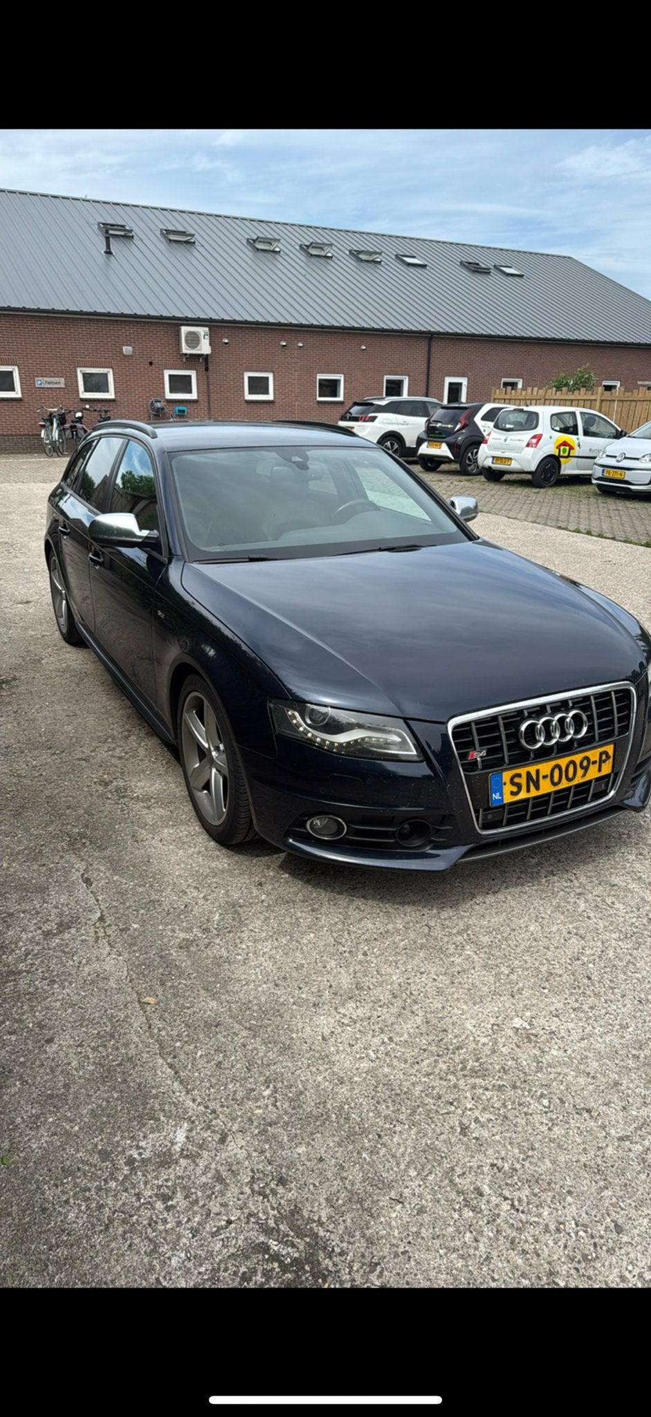Schade auto: Audi A4 2.0 Diesel - Kapotte versnellingsbak, Auto diversen, Schadeauto's, Blauw, Stationwagon, Diesel, Audi
