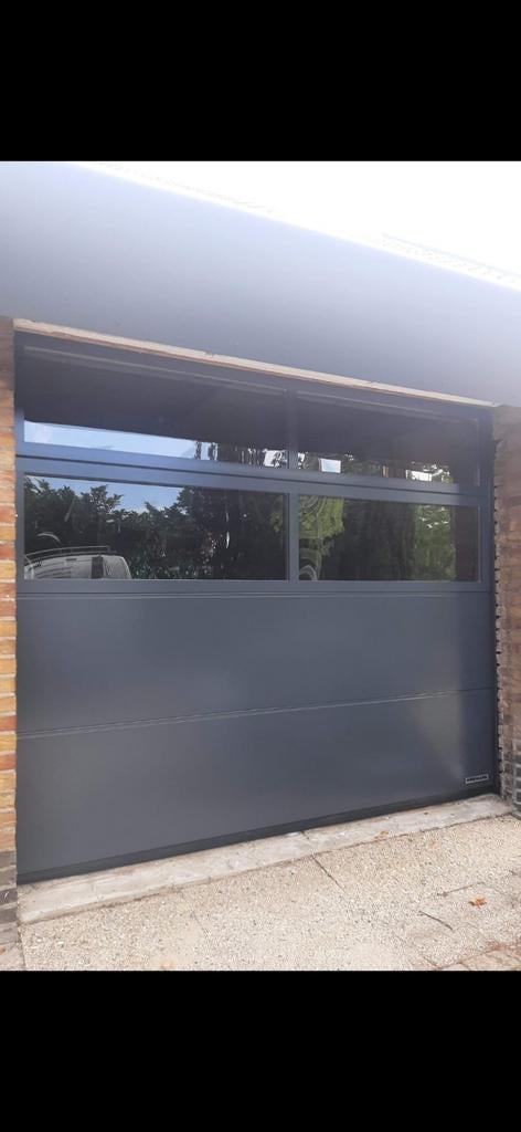 Geïsoleerde garagedeur HORMANN met ramen, Ophalen, Kunststof, 225 cm of meer, Zo goed als nieuw