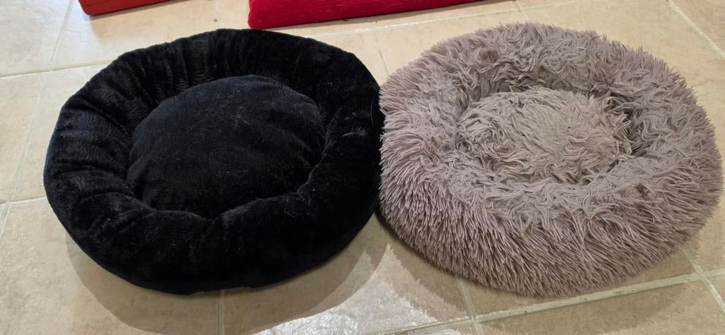 2 lekkere zachte katten/honden mandjes. Ca 50 cm, Ophalen of Verzenden, Pluche