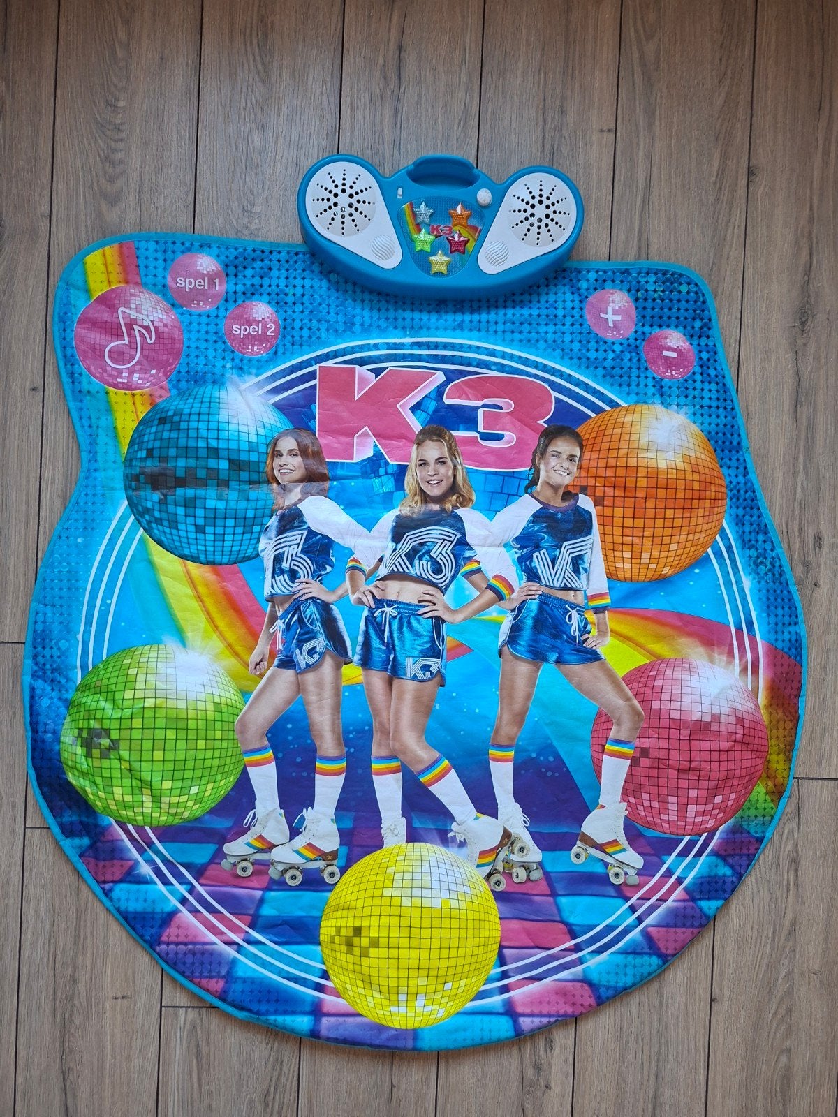 K3 dansmat, Ophalen