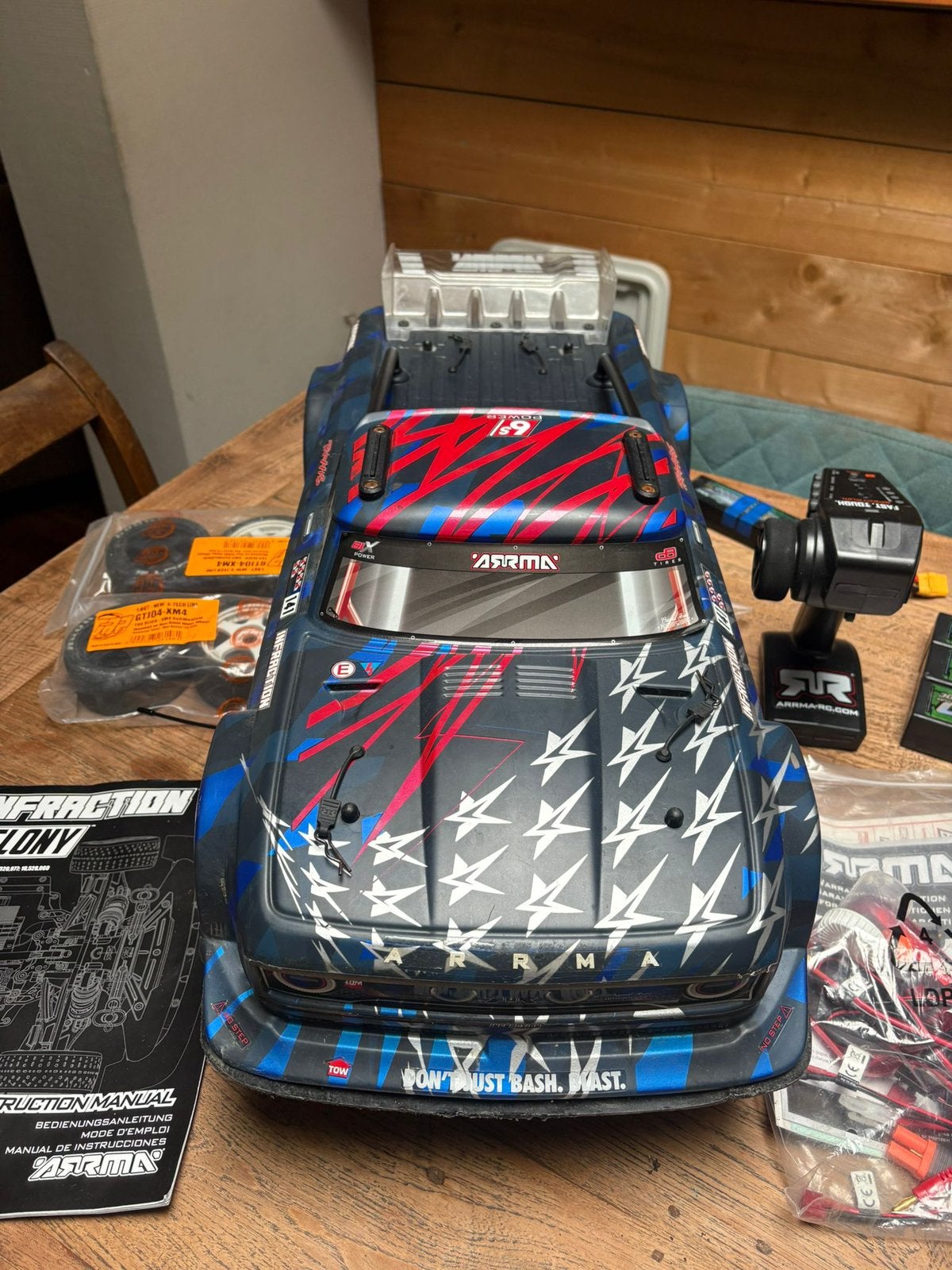 Arrma infraction felony 6s, Ophalen of Verzenden, Zo goed als nieuw