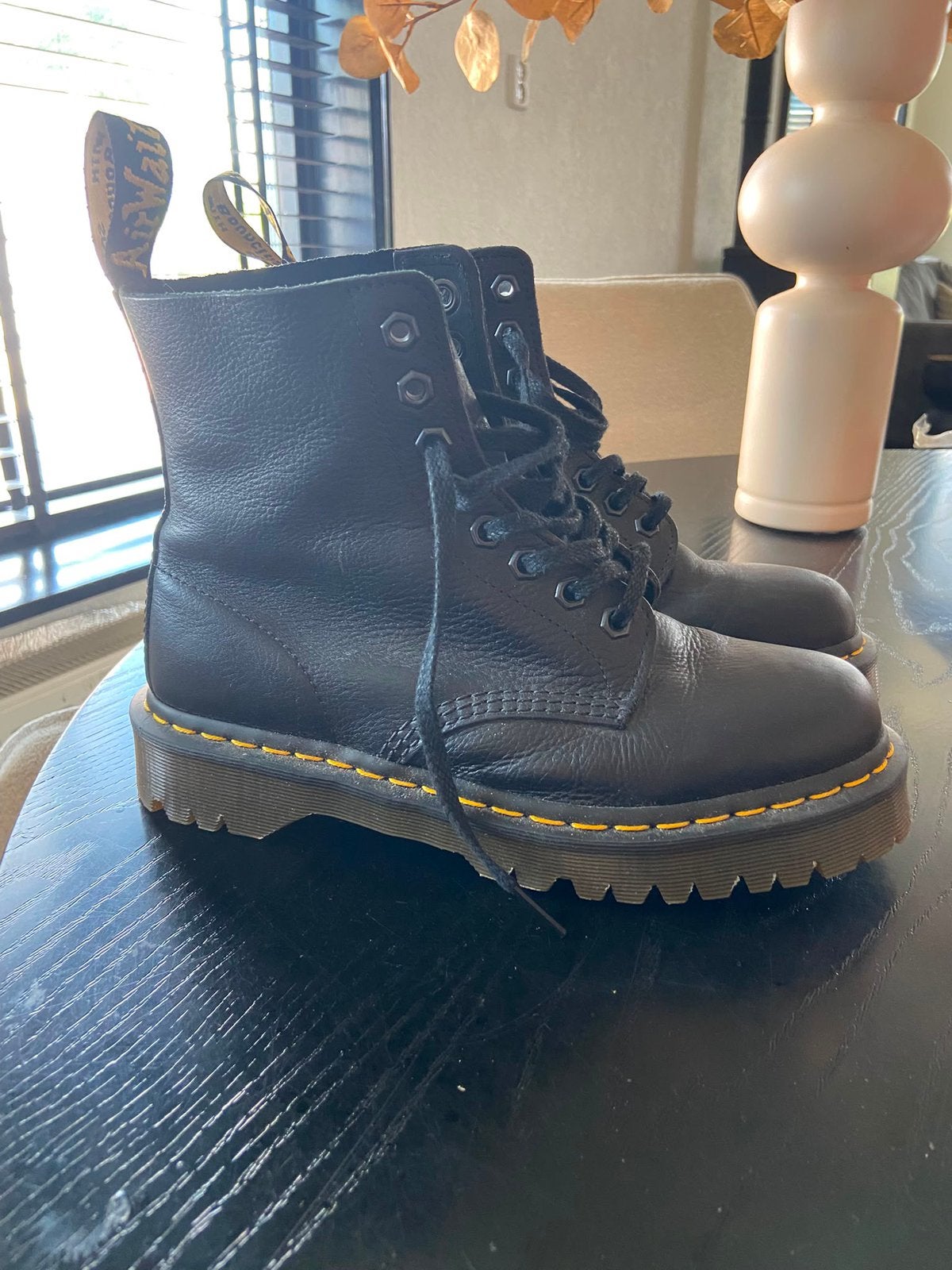 Dr Martens maat 40, Ophalen of Verzenden, Zo goed als nieuw, Zwart