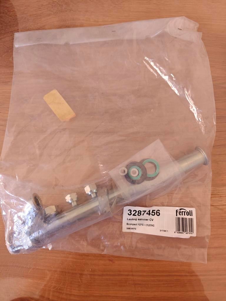 Leiding aanvoer CV Ferroli Econpact 127C / (1)235C, Doe-het-zelf en Verbouw, Verwarming en Radiatoren, Ophalen, Nieuw, Cv-ketel of Combi-ketel