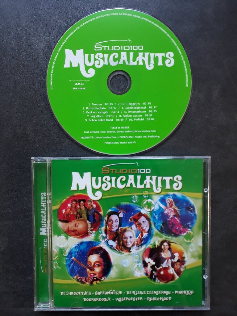 CD - Studio 100 Musical Hits - De 3 Biggetjes Pinokkio, Ophalen of Verzenden, Zo goed als nieuw, Album, Muziek