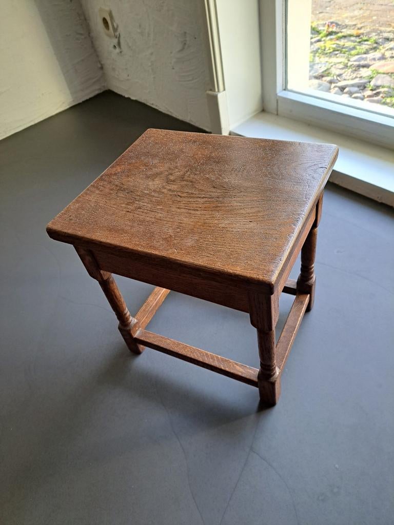 Oud handgemaakt eiken krukje, broccante, Antiek en Kunst, Ophalen