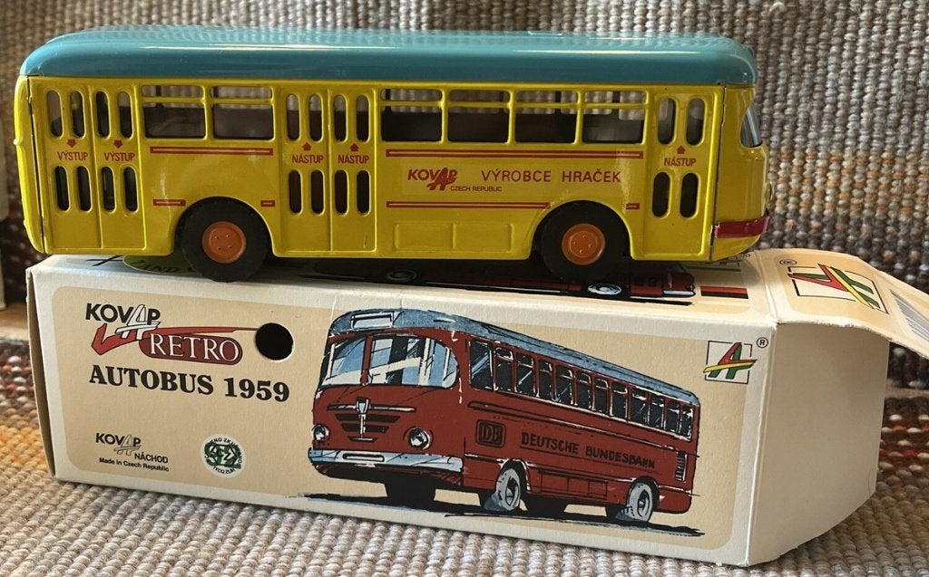 KOVAP Bussing Bus-Vyrobce Hracek - gele bus zilver bumper, Hobby en Vrije tijd, Modelauto's | 1:43, Verzenden, Zo goed als nieuw