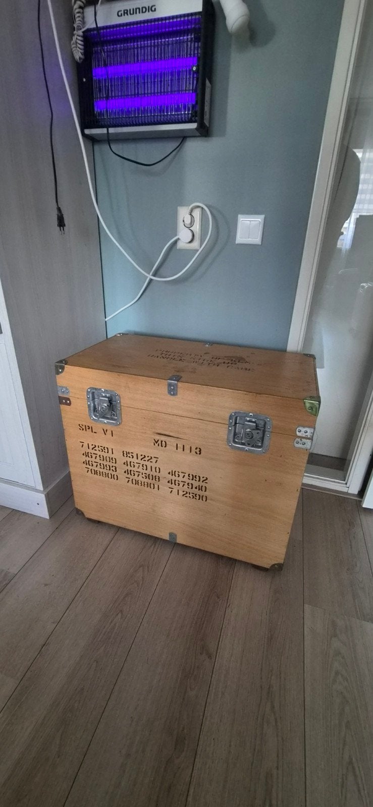 Houten kist met metalen beslag, Huis en Inrichting, Gebruikt, 50 tot 100 cm, 5 – 50, 50 tot 75 cm