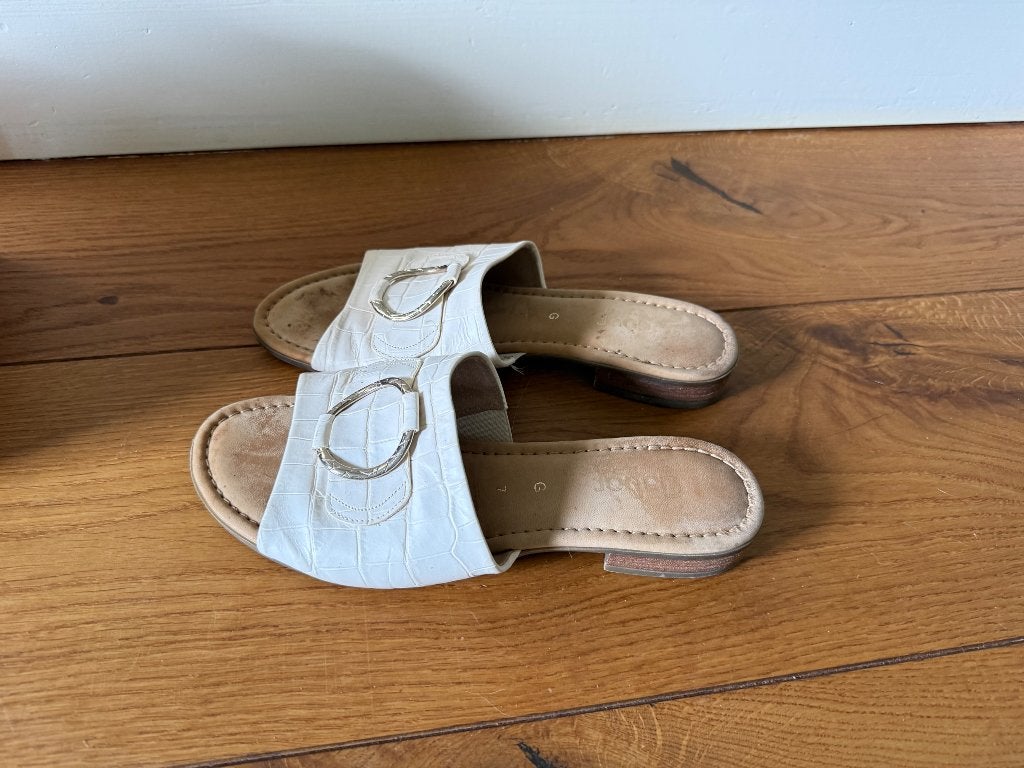 Gabor leren slippers maat 7 (41), Slippers, Wit, Gabor, Ophalen of Verzenden