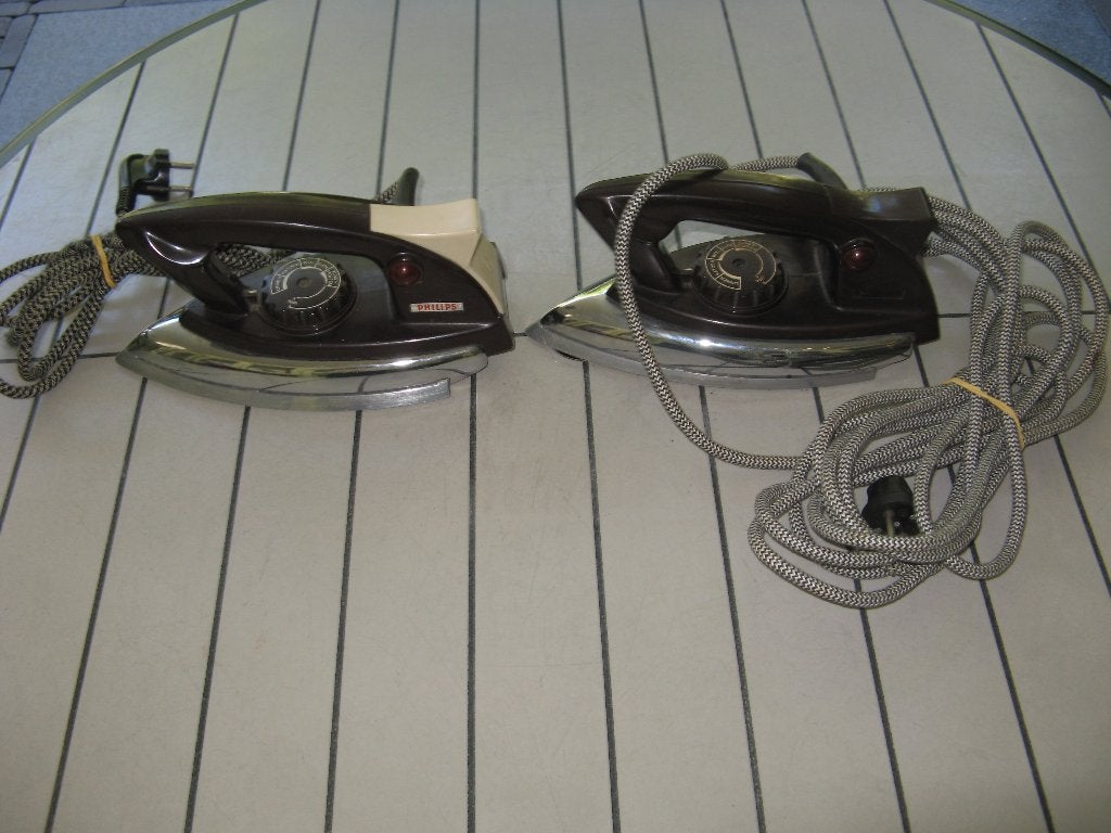 Vintage Philips Bakelieten strijkijzers, Ophalen of Verzenden, Gebruikt, Strijkijzer met snoer