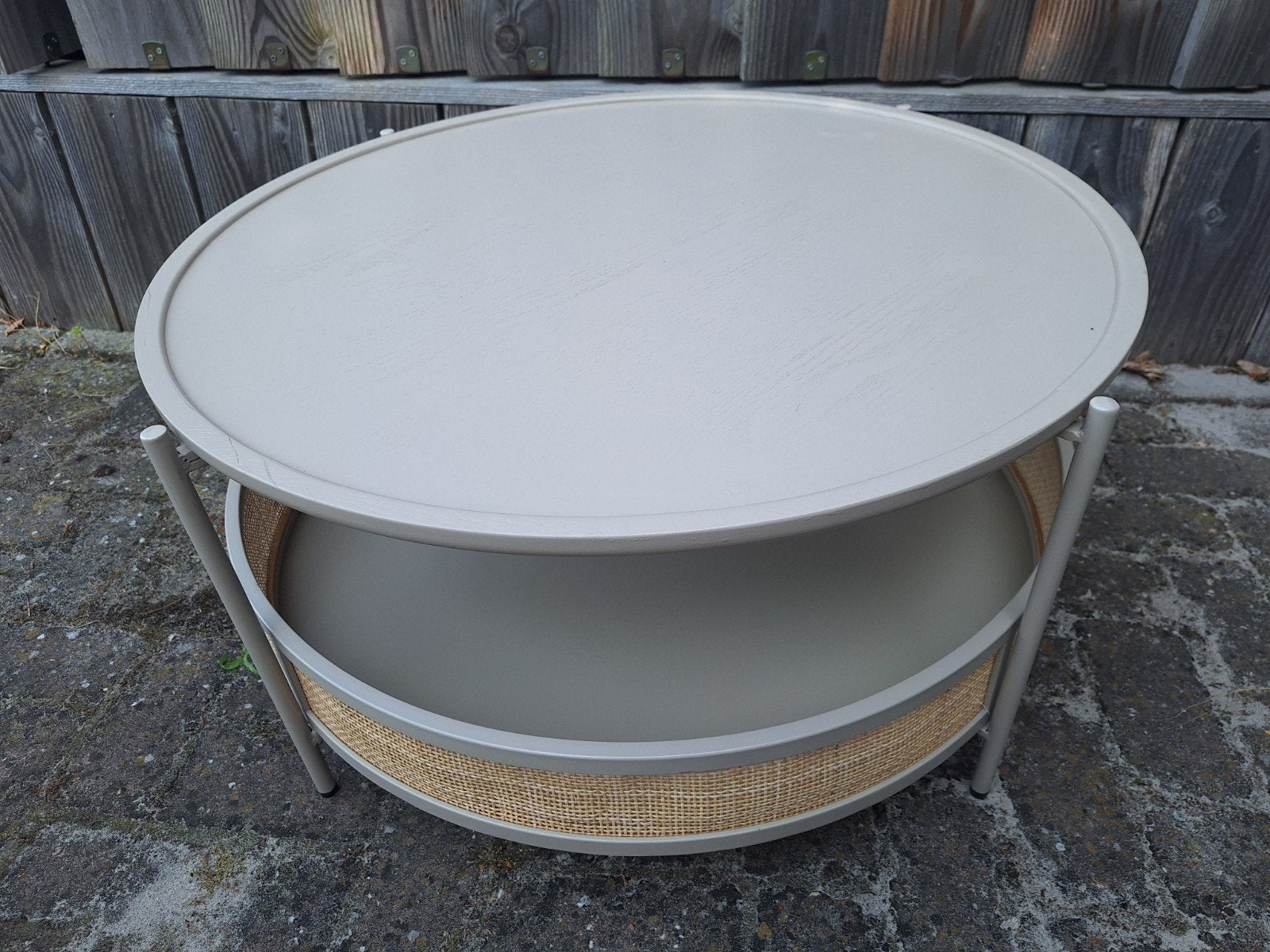 Ronde salontafel met rotan details, doorsnede 83 cm, Huis en Inrichting, Tafels | Salontafels, Ophalen, Overige materialen, Gebruikt