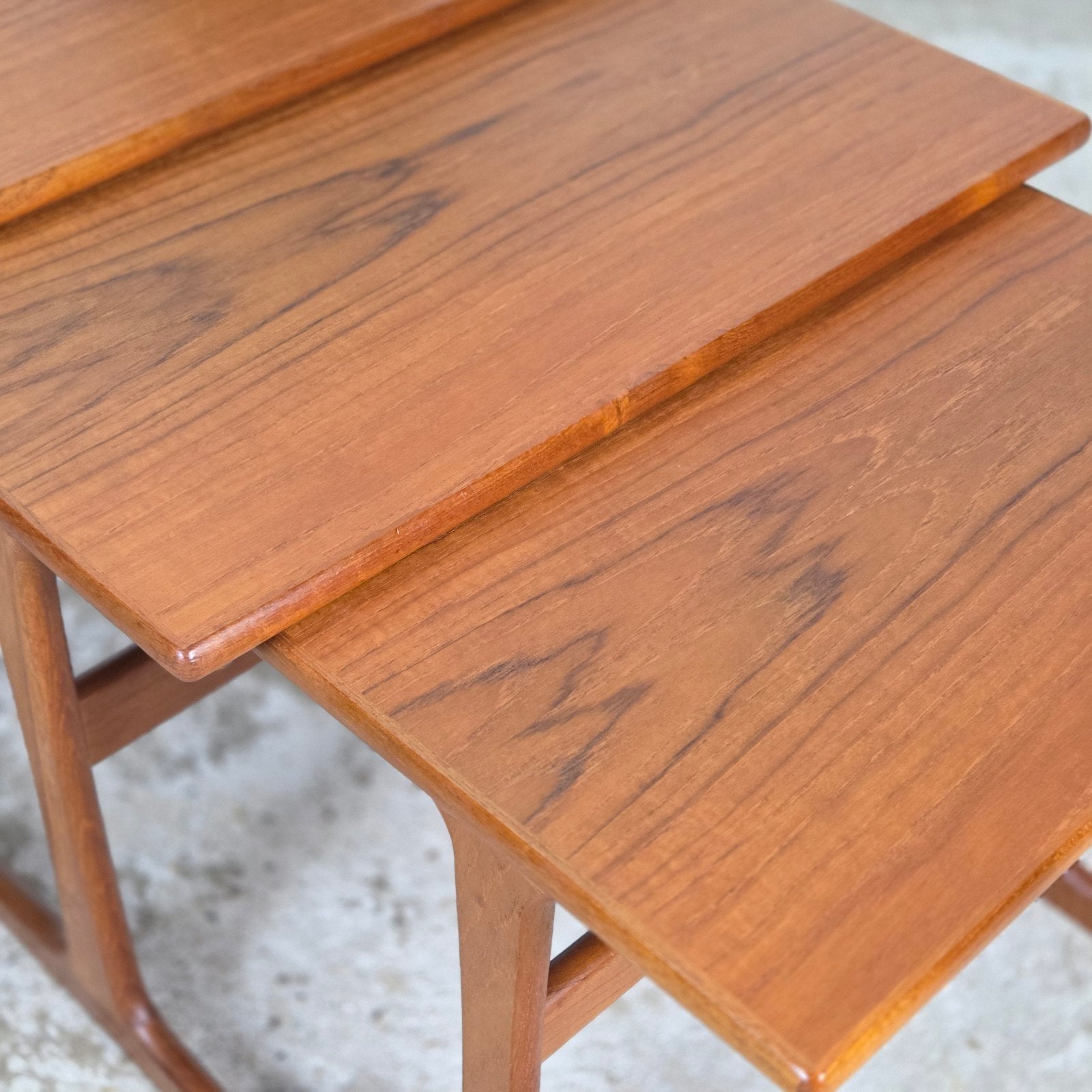Kai Kristiansen VM-143 Nesting tables, Mimiset vintage Deens, Minder dan 45 cm, Vildbjerg Møbelfabrik, Zo goed als nieuw, Rechthoekig