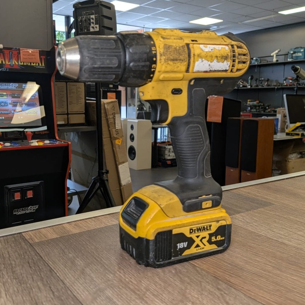 Foto 4 van Dewalt DCD771 Schroef/Boormachine Incl 18V 5.0Ah Accu