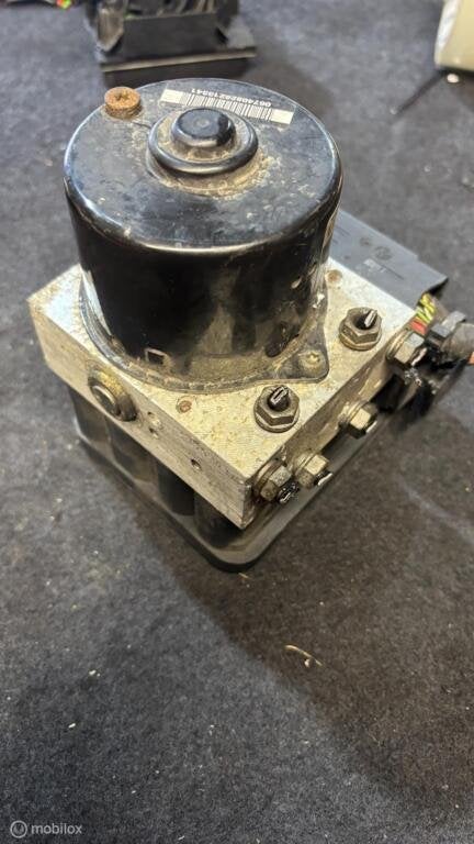 ABS pomp Volkswagen Touran I ('03-'06) 1k0907379k, Gebruikt, Volkswagen, Ophalen of Verzenden, Volkswagen