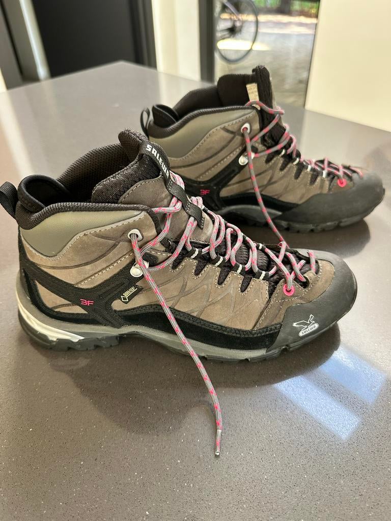 Salewa wandelschoenen mt 40 dames, Grijs, Gedragen, Wandelschoenen, Ophalen of Verzenden