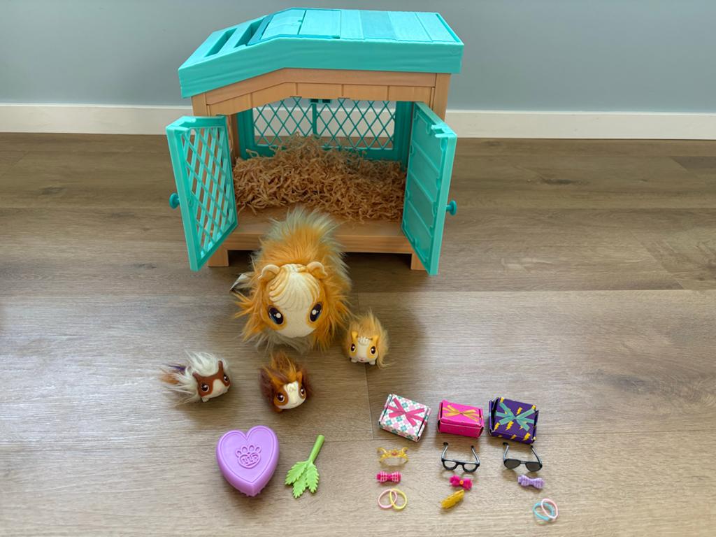 Little Live Pets Mama Surprise cavia met baby's en hok, Ophalen of Verzenden, Zo goed als nieuw, Meisje