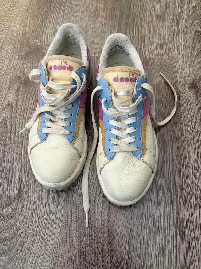 Diadora sneakers maat 39, Kleding | Dames, Schoenen, Overige kleuren, Ophalen of Verzenden, Sneakers of Gympen, Zo goed als nieuw