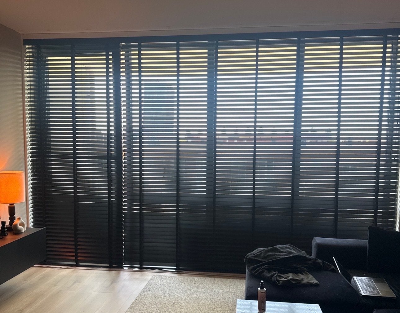 Jaloezieën op maat, magnetisch kliksysteem (deur & raam), Ophalen, Zo goed als nieuw, Zwart
