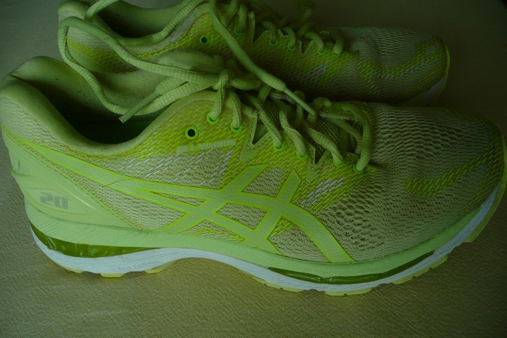 Limoenkleurige dames Hardloopschoenen van Asics, Sport en Fitness, Loopsport en Atletiek, Gebruikt, Hardloopschoenen, Ophalen of Verzenden