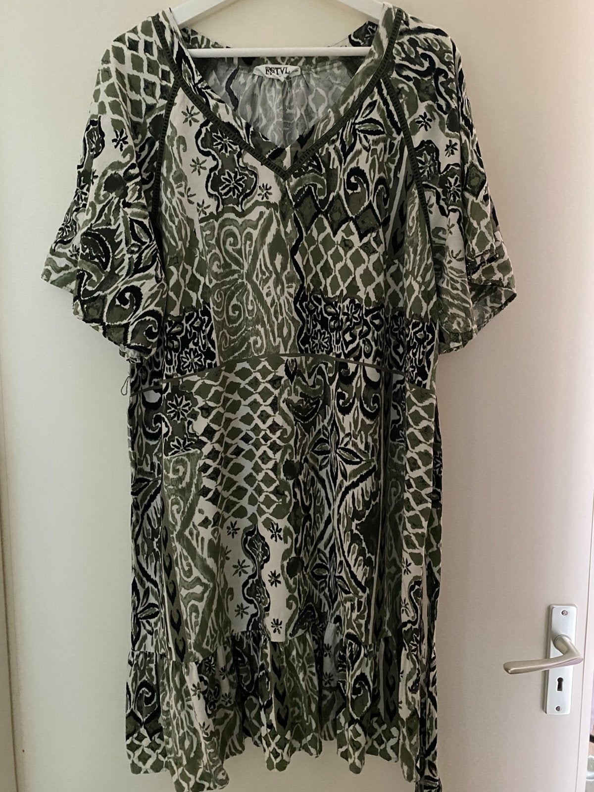 ESTVL jurk batik ikat boho stijl mt 44, Kleding | Dames, Meerkleurig, Maat 42/44 (L), Ophalen of Verzenden, Zo goed als nieuw
