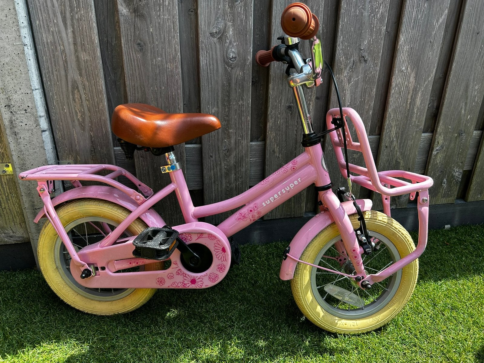 SuperSuper kknderfiets 12 Inch., Fietsen en Brommers, Ophalen, Terugtraprem, Zijwieltjes, Gebruikt