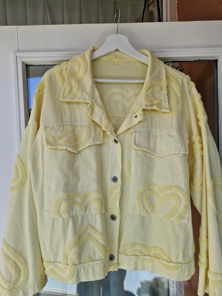 BUTTER YELLOW SPIJKERJASJE, Ophalen of Verzenden, Zo goed als nieuw, Maat 42/44 (L), Geel