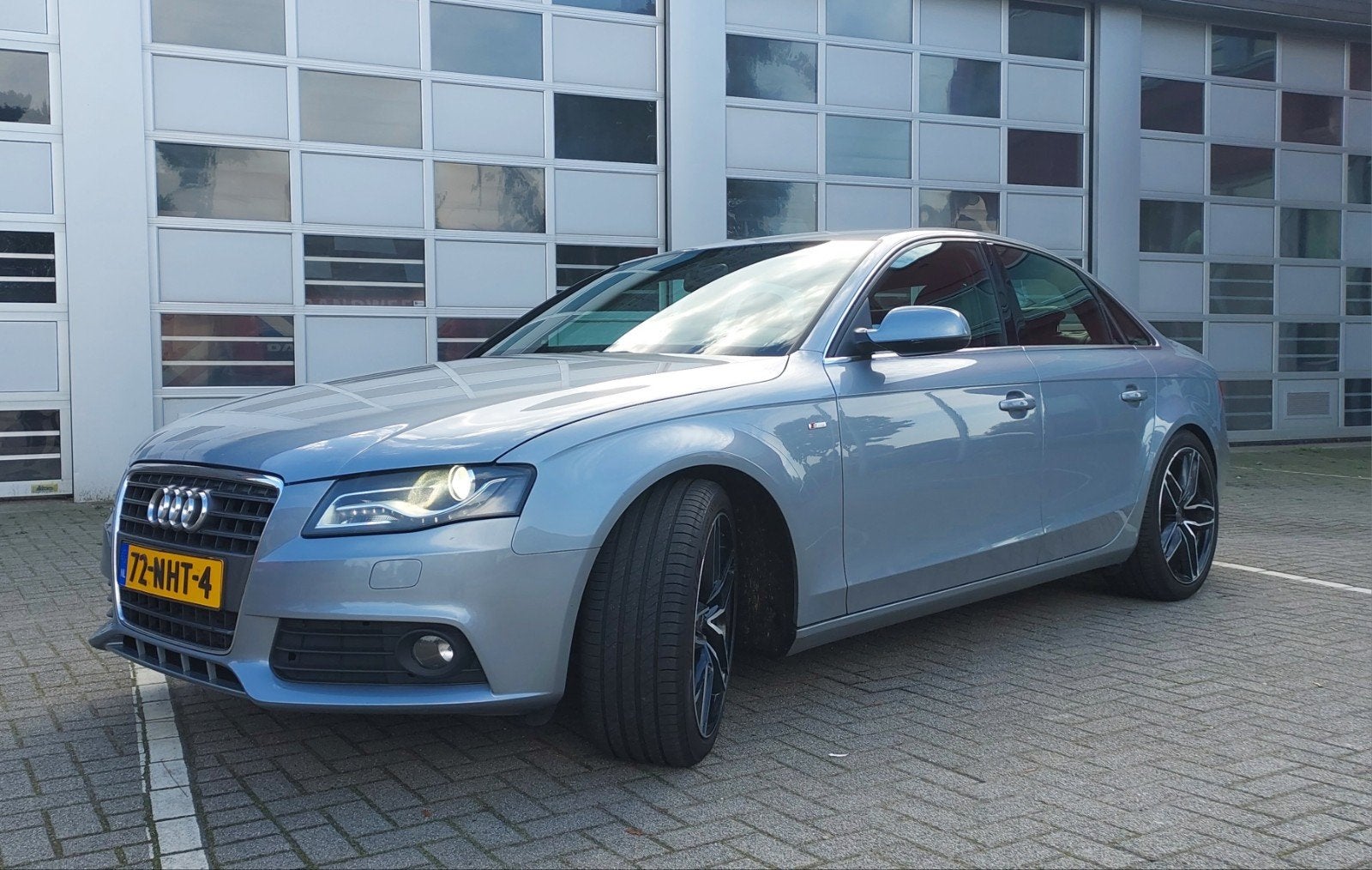 Audi A4 1.8 Tfsi S-Line 2010 Grijs Zilver, Auto's, Zwart, 4 cilinders, 75 €/maand, Handgeschakeld