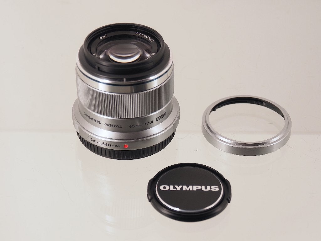 ALS NIEUW! OM-system / Olympus 45mm 1.8 mft, Ophalen of Verzenden, Zo goed als nieuw, Telelens